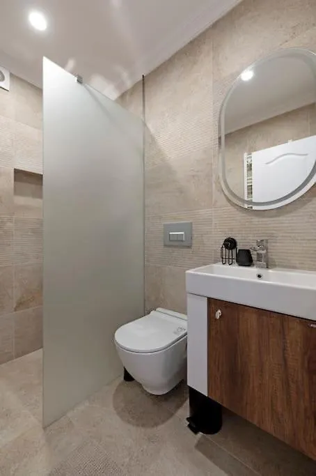 Classic Beauty Stylish And Modernized In Top Area Istanbul Apartment